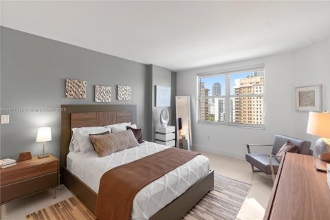 Condominio en venta en Hallandale Beach, Florida, 2 dormitorios, 115.2 m2 № 1871288 - foto 20