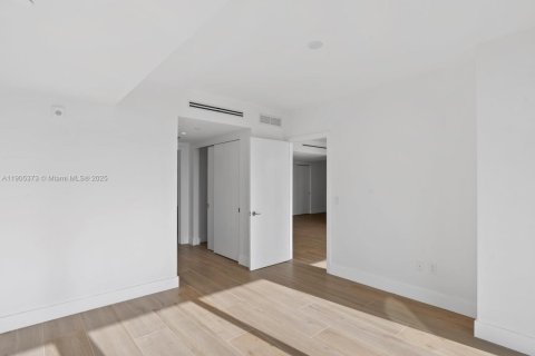 Condominio en venta en Bay Harbor Islands, Florida, 2 dormitorios, 114.18 m2 № 1964211 - foto 16