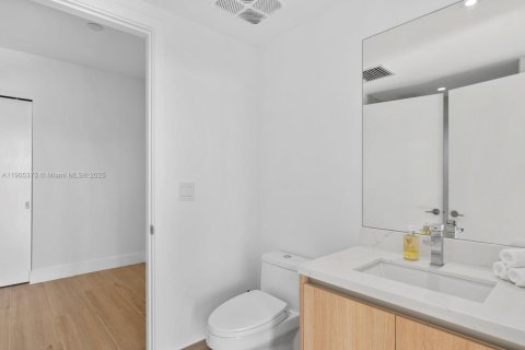 Condominio en venta en Bay Harbor Islands, Florida, 2 dormitorios, 114.18 m2 № 1964211 - foto 23