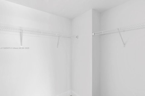 Condominio en venta en Bay Harbor Islands, Florida, 2 dormitorios, 114.18 m2 № 1964211 - foto 18