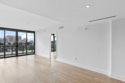 Condominio en venta en Bay Harbor Islands, Florida, 2 dormitorios, 114.18 m2 № 1964211 - foto 7