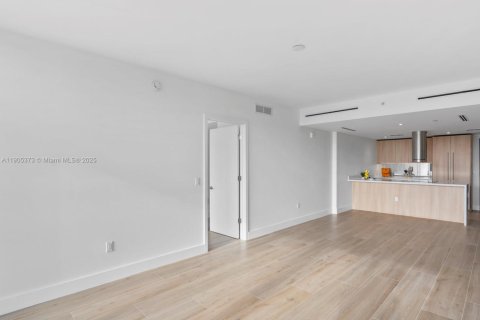 Condominio en venta en Bay Harbor Islands, Florida, 2 dormitorios, 114.18 m2 № 1964211 - foto 12