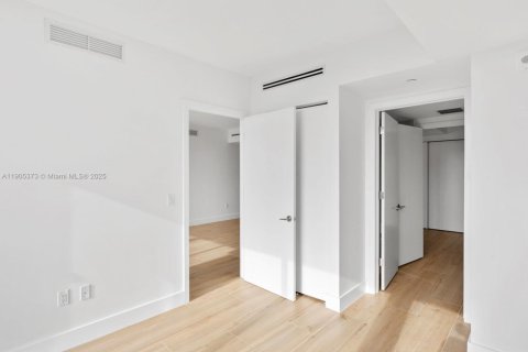 Condominio en venta en Bay Harbor Islands, Florida, 2 dormitorios, 114.18 m2 № 1964211 - foto 22