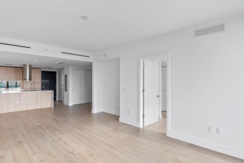 Condominio en venta en Bay Harbor Islands, Florida, 2 dormitorios, 114.18 m2 № 1964211 - foto 11