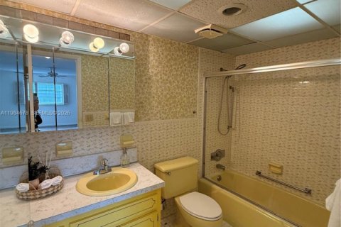Condo in North Miami Beach, Florida, 2 bedrooms  № 2050831 - photo 20