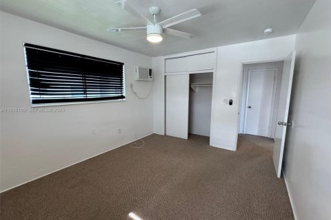 Apartamento en alquiler en Miami, Florida, 1 dormitorio, 910.16 m2 № 1988664 - foto 6