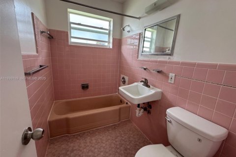 Apartamento en alquiler en Miami, Florida, 1 dormitorio, 910.16 m2 № 1988664 - foto 5