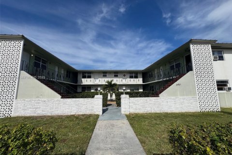 Apartamento en Miami, Florida 1 dormitorio, 910.16 m2 № 1988664