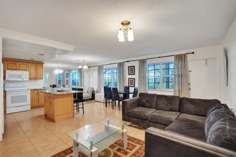 Copropriété à vendre à Fort Lauderdale, Floride: 2 chambres, 81.29 m2 № 2170046 - photo 2