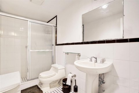 Copropriété à vendre à Fort Lauderdale, Floride: 2 chambres, 81.29 m2 № 2170046 - photo 12