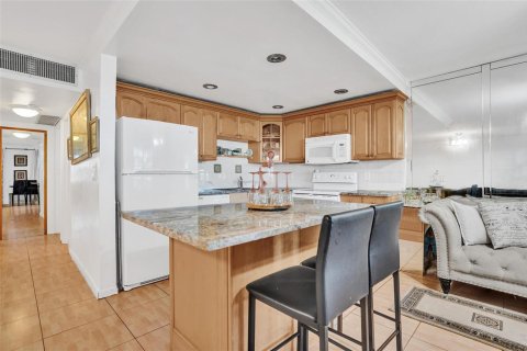 Copropriété à vendre à Fort Lauderdale, Floride: 2 chambres, 81.29 m2 № 2170046 - photo 7