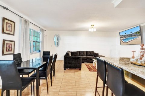 Copropriété à vendre à Fort Lauderdale, Floride: 2 chambres, 81.29 m2 № 2170046 - photo 6