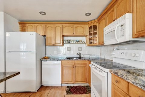 Copropriété à vendre à Fort Lauderdale, Floride: 2 chambres, 81.29 m2 № 2170046 - photo 9