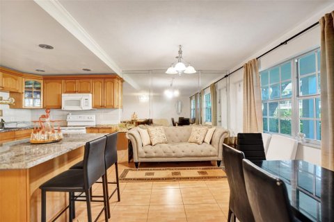 Copropriété à vendre à Fort Lauderdale, Floride: 2 chambres, 81.29 m2 № 2170046 - photo 4