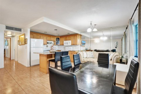 Copropriété à vendre à Fort Lauderdale, Floride: 2 chambres, 81.29 m2 № 2170046 - photo 3