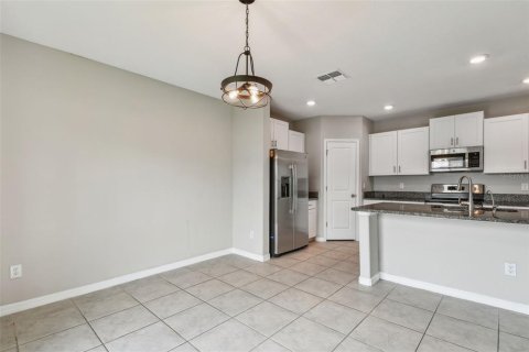 House in Wesley Chapel, Florida 4 bedrooms, 173.73 sq.m. № 2391578 - photo 12