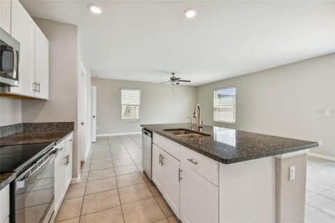 House in Wesley Chapel, Florida 4 bedrooms, 173.73 sq.m. № 2391578 - photo 14