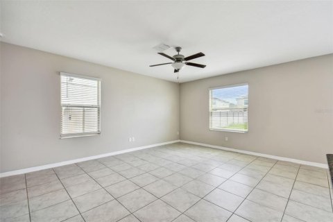 House in Wesley Chapel, Florida 4 bedrooms, 173.73 sq.m. № 2391578 - photo 7