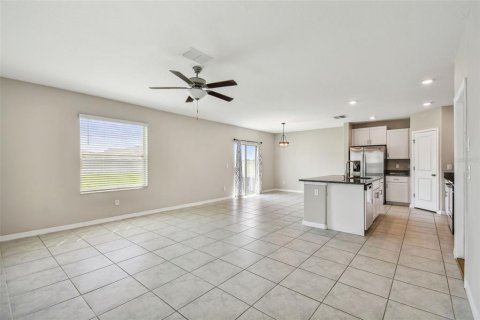 House in Wesley Chapel, Florida 4 bedrooms, 173.73 sq.m. № 2391578 - photo 13