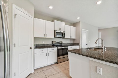 House in Wesley Chapel, Florida 4 bedrooms, 173.73 sq.m. № 2391578 - photo 11