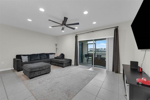 Townhouse in Davenport, Florida 3 bedrooms, 163.69 sq.m. № 1564995 - photo 7