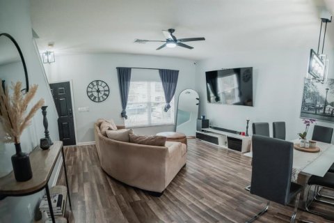 Townhouse in Orlando, Florida 2 bedrooms, 122.63 sq.m. № 2221250 - photo 5