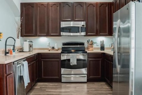 Townhouse in Orlando, Florida 2 bedrooms, 122.63 sq.m. № 2221250 - photo 13