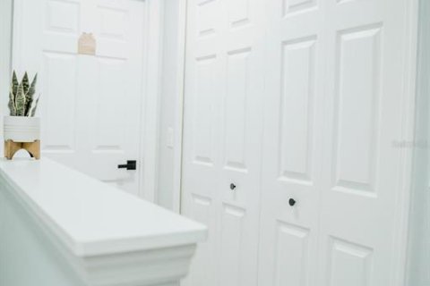 Townhouse in Orlando, Florida 2 bedrooms, 122.63 sq.m. № 2221250 - photo 17