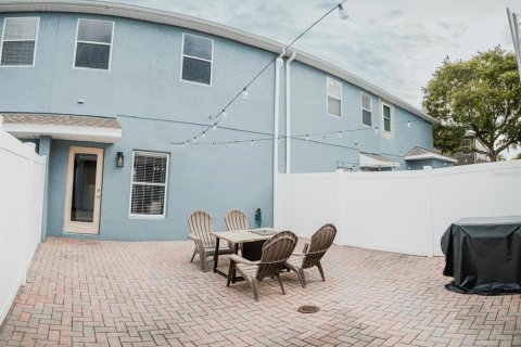 Townhouse in Orlando, Florida 2 bedrooms, 122.63 sq.m. № 2221250 - photo 24