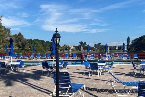 Copropriété à vendre à Davie, Floride: 2 chambres, 102.19 m2 № 2035868 - photo 11