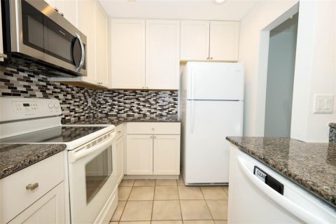 Copropriété à vendre à Deltona, Floride: 2 chambres, 83.33 m2 № 1846519 - photo 8