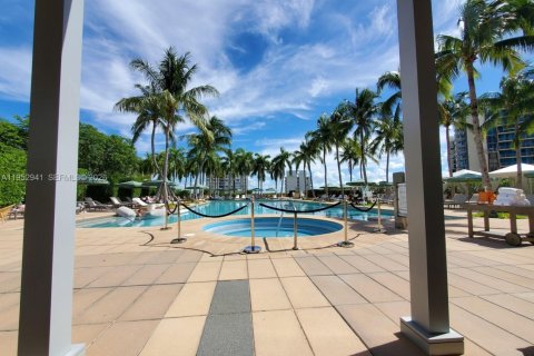 Hotel en venta en Miami, Florida, 1 dormitorio, 91.32 m2 № 2008712 - foto 27