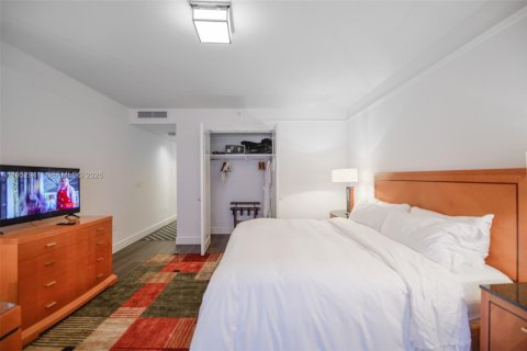 Hotel en venta en Miami, Florida, 1 dormitorio, 91.32 m2 № 2008712 - foto 10