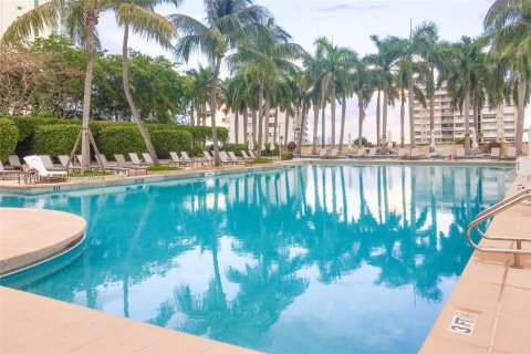 Hotel en venta en Miami, Florida, 1 dormitorio, 91.32 m2 № 2008712 - foto 21