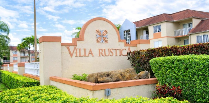 Condo in Hialeah, Florida, 2 bedrooms  № 2053945