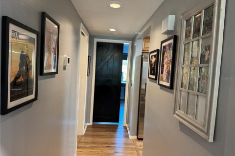 Condo in Lutz, Florida, 1 bedroom  № 2207593 - photo 17