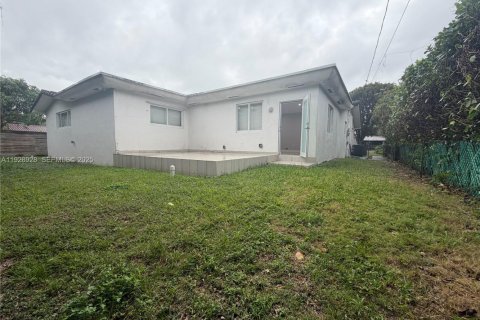 House in Miami Shores, Florida 5 bedrooms, 324.04 sq.m. № 1987430 - photo 20