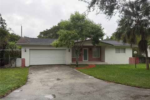 House in Miami Shores, Florida 5 bedrooms, 324.04 sq.m. № 1987430 - photo 27