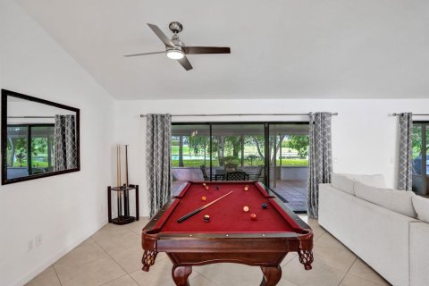House in Lake Worth, Florida 3 bedrooms, 205.69 sq.m. № 2420840 - photo 12