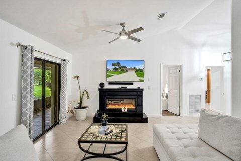 House in Lake Worth, Florida 3 bedrooms, 205.69 sq.m. № 2420840 - photo 20