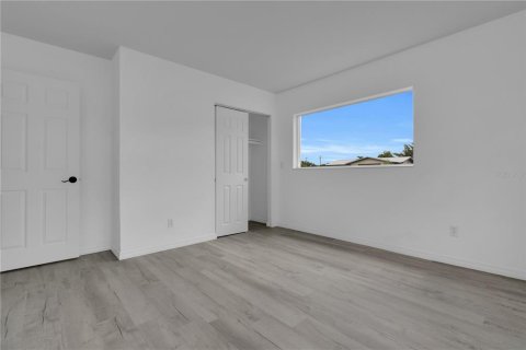 House in Punta Gorda, Florida 4 bedrooms, 134.71 sq.m. № 2403652 - photo 18
