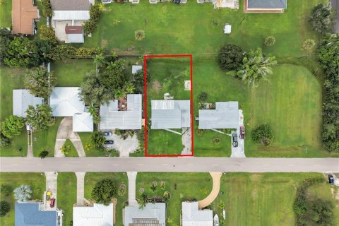 House in Punta Gorda, Florida 4 bedrooms, 134.71 sq.m. № 2403652 - photo 6