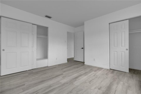 House in Punta Gorda, Florida 4 bedrooms, 134.71 sq.m. № 2403652 - photo 17