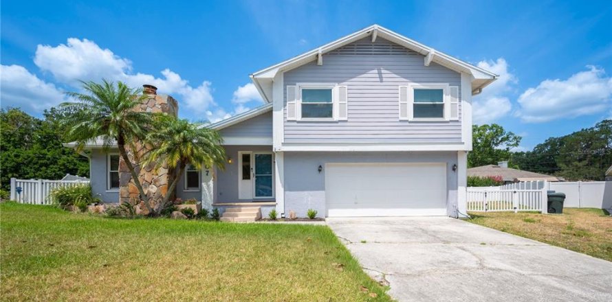 House in Lakeland, Florida 4 bedrooms, 190.64 sq.m. № 1680023