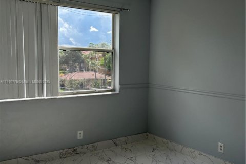 Condominio en alquiler en Coral Springs, Florida, 2 dormitorios, 91.42 m2 № 1972781 - foto 6