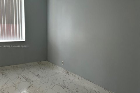 Condominio en alquiler en Coral Springs, Florida, 2 dormitorios, 91.42 m2 № 1972781 - foto 8