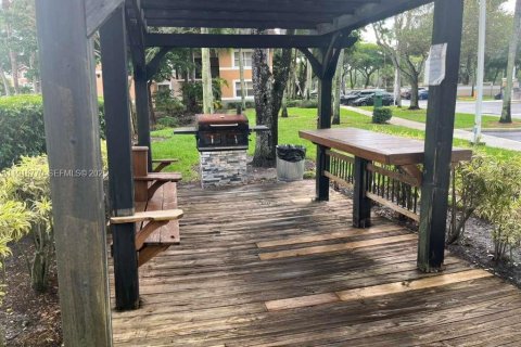 Condominio en alquiler en Coral Springs, Florida, 2 dormitorios, 91.42 m2 № 1972781 - foto 17