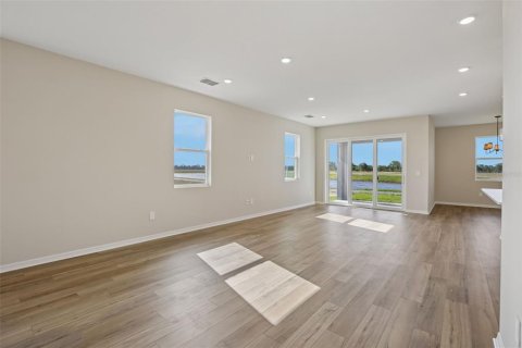 House in Wimauma, Florida 3 bedrooms, 206.8 sq.m. № 2308245 - photo 6