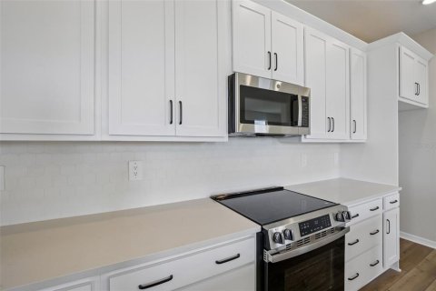 House in Wimauma, Florida 3 bedrooms, 206.8 sq.m. № 2308245 - photo 9