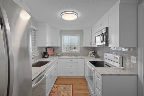House in Hudson, Florida 2 bedrooms, 90.21 sq.m. № 1761298 - photo 9